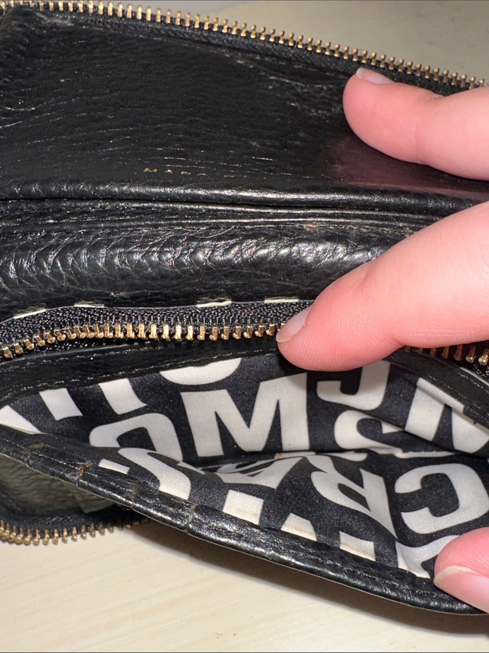 Marc by Marc Jacobs Black Leather work wear Wristlet Wallet with Gold details - Picture 10 of 12